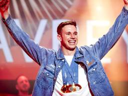 Harrie Lavreysen met zijn drie gouden medailles (foto: ANP).