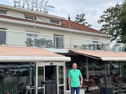 Werkzaamheden aan de dijk hebben grote impact op Joeps restaurant (foto: Megan Hanegraaf).