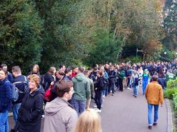 Enorme drukte bij de nieuwe Efteling-attractie. (Foto: Omroep Brabant)