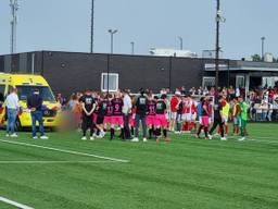 Consternatie op het veld nadat Nikki Baggerman een hartstilstand kreeg