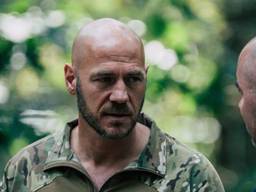 Oud-commando Ray Klaassens in 'Kamp van Koningsbrugge' van AvroTros .