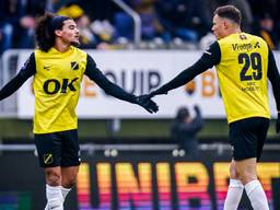 Adam Kaied viert zijn doelpunt (foto: OrangePictures).