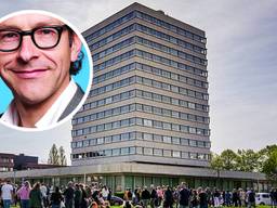 Het voormalige belastingkantoor aan de Karel de Grotelaan (foto: SQ Vision) en Jeroen Dijsselbloem