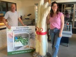 Het aspergeseizoen gaat bijna van start voor Piet en Fenna van Iersel (foto: Marleen Kuijsters).