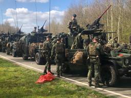 Militairen van Oirschot maken zich klaar voor de oefening Bastion Lion (foto: Willem-Jan Joachems)
