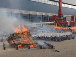 Brand bij transportbedrijf slaat over