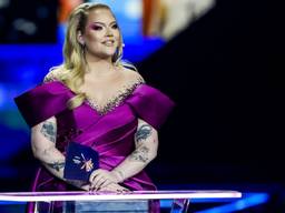 Presentator Nikkie de Jager tijdens de finale van het Songfestival in 2021 (foto: ANP).