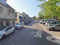 De ruzie ontstond om een parkeerplek in de Dorpsstaat in Halsteren (foto: Google Maps).
