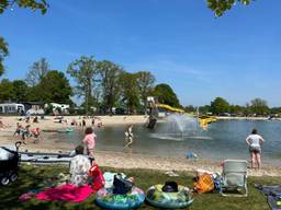 Campings in de provincie zitten deze week bomvol met vakantiegangers die van het stralende weer willen genieten.