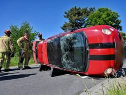 Een vrouw is maandagochtend rond tien voor half elf gewond geraakt bij een ongeluk tussen twee auto's op de kruising van de Steenrijt en de Meijerijsebaan in het buitengebied van Oirschot.