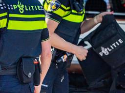 Agenten met kogelwerende vesten (Archieffoto: ANP).