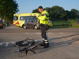 Fietser gewond bij botsing met auto