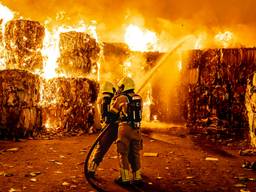Zeer grote brand bij recyclingsbedrijf