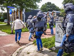Een speciaal interventieteam is op zoek naar de man (foto: SQ Vision).