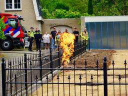 Een gasleiding is woensdagochtend in brand gevlogen aan de Vierbundersweg in Dongen