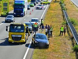 Drie auto's botsen op A67