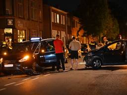 Auto botst op taxi in Breda