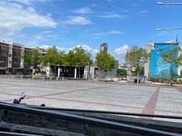 Een leeg Stadhuisplein (foto: René van Hoof)