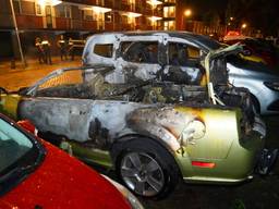Drie auto's door brand verwoest in Den Bosch