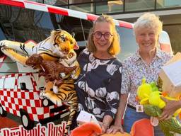 De dames van de Tilburgse Speelgoedbank.