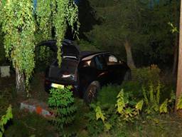 Auto crasht in Den Dungen