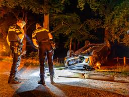 Auto slaat over de kop in Odiliapeel