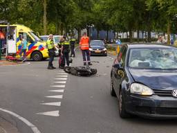 Man zwaargewond naar ziekenhuis nadat hij geschept wordt door automobilist