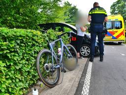 Wielrenner zwaargewond bij ongeluk met auto