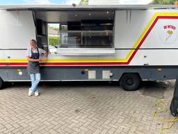 Jasmijn bij haar kraam (foto: Omroep Land van Cuijk)