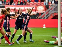 PSV viert de goal van Sisca Folkertsma (foto: Orange Pictures).