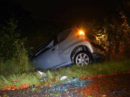 Auto slaat over de kop in Veghel