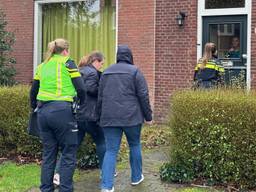 De politie deed groot onderzoek na de dood van de baby. Foto: Bart Meesters/SQ Vision.