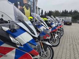 Bij de grens rondom de A67 werd een grote controle gehouden (foto: Politie/Instagram).