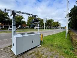 De ingeklapte focusflitser aan de Aalsterweg (foto: Omroep Brabant).