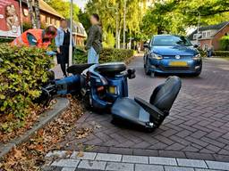 Man op scootmobiel gewond na aanrijding