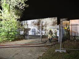 Leegstaand schoolgebouw door brand verwoest