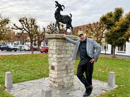 Kenner Eric Elich bij de geit (foto: Raymond Merkx).