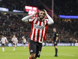 Ismael Saibari viert zijn twee goals in de met 4-2 gewonnen wedstrijd tegen Fortuna Sittard (Foto: ANP)