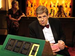 Joost Prinsen als presentator van 'Met het mes op tafel' (foto: ANP).