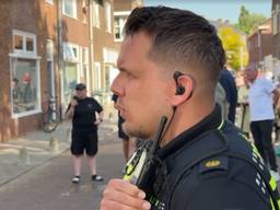 Danny vraagt om een hondengeleider voor de vrouw met het mes (Foto: Omroep Brabant.)