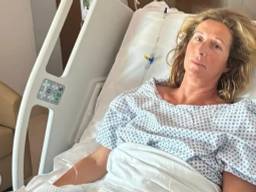 Suzanne van Herk in het ziekenhuis in Mexico.