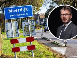 Een plaatsnaambord van Moerdijk. Inzet: hoogleraar Jacques Sluysmans (Foto: ANP / Van Der Feltz Advocaten.)