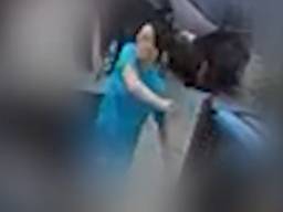 De politie zoekt deze man (foto: Politie Eenheid Oost-Brabant).