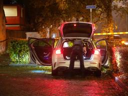 Onderzoek bij auto (foto: Jeroen Stuve / Persbureau Heitink).