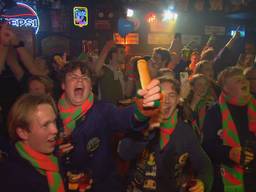 Het aftelmoment in Kruikenstad naar 11-11 (foto: Omroep Brabant)