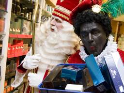 De discussie over Zwarte Piet laait hoog op.