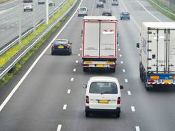 Vrachtwagens op de snelweg. (Foto: ANP)