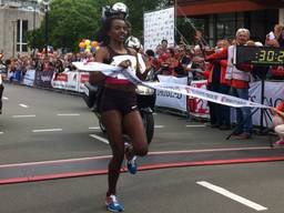 Tirunesh Dibaba zet parcoursrecord