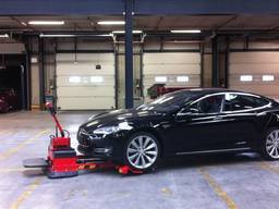 Tesla Motors gaat vanuit Tilburg elektrische auto's leveren in Europa