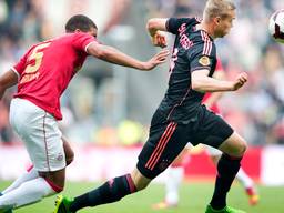 PSV-supporter Bert Bovers heeft woordenwisseling met Jeffrey Bruma